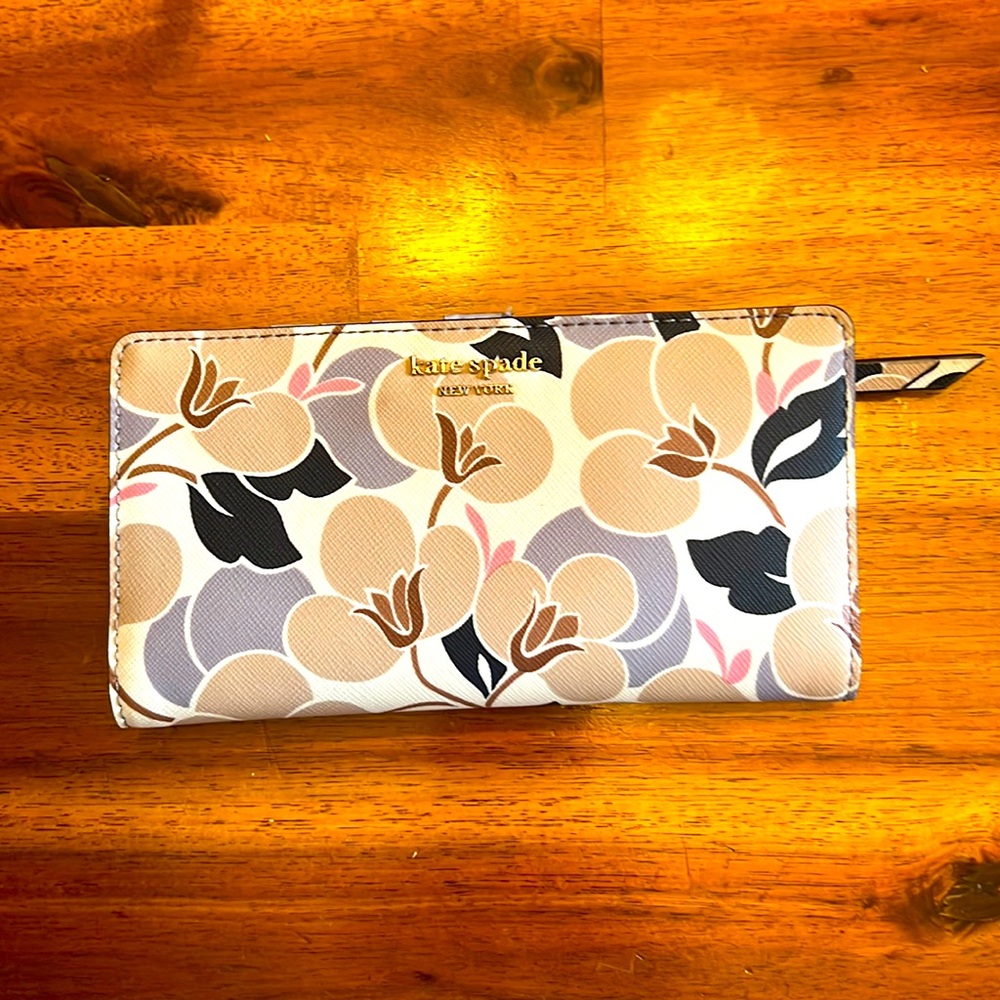 Kate spade floral wallet